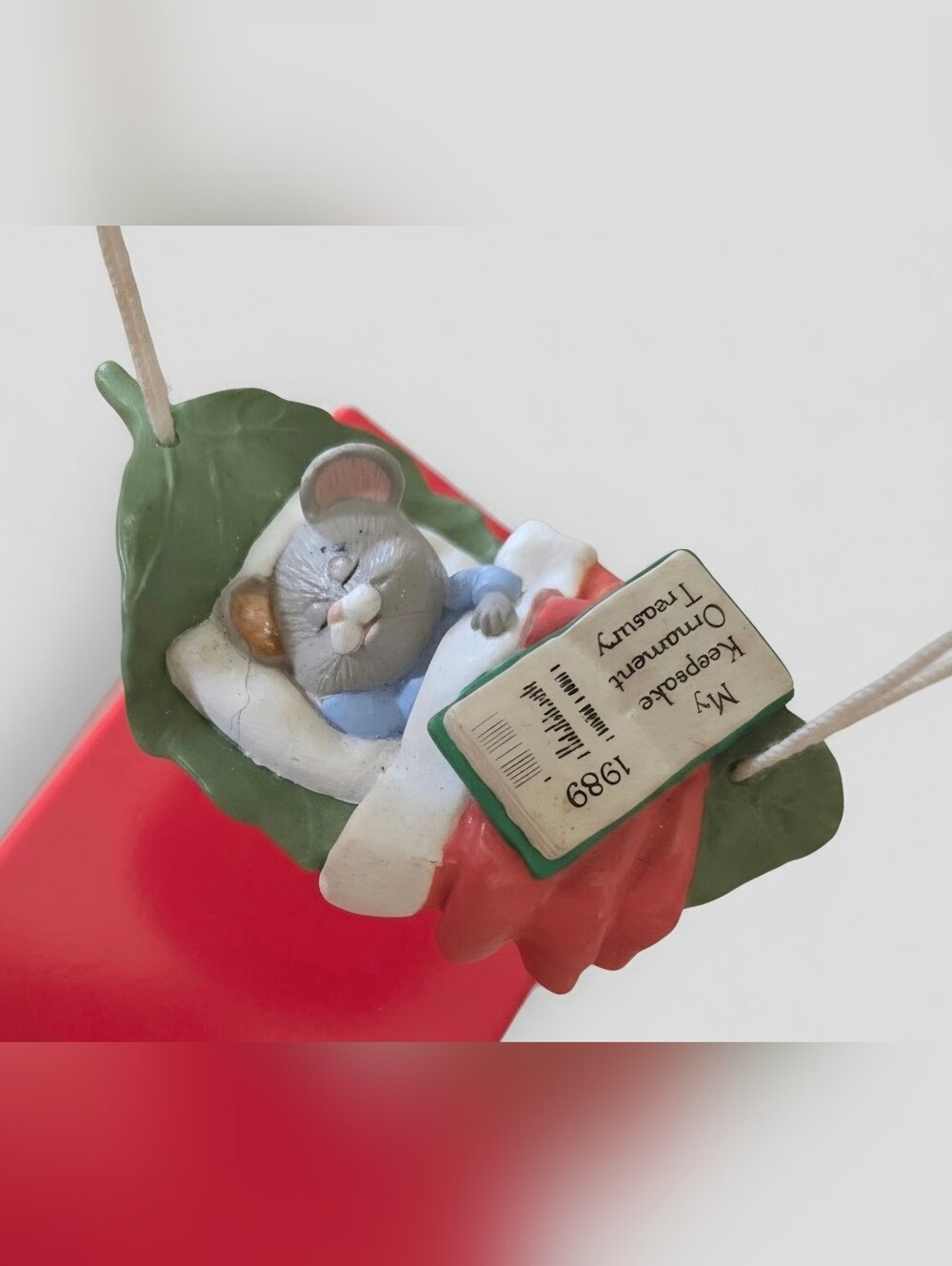 1989 Hallmark Keepsake Ornament ~ COLLECT A DREAM ~ KOC Member Ornament